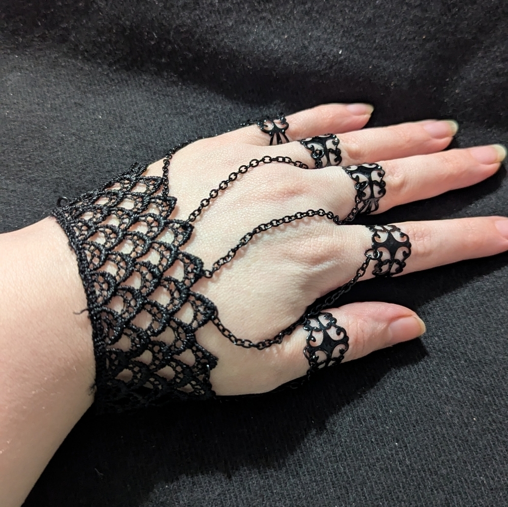 Gothic Black Lace Bracelet And Metal Rings Hand Jewelry